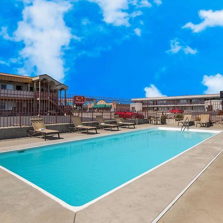 Best Western Plains Motel Wall Εξωτερικό φωτογραφία