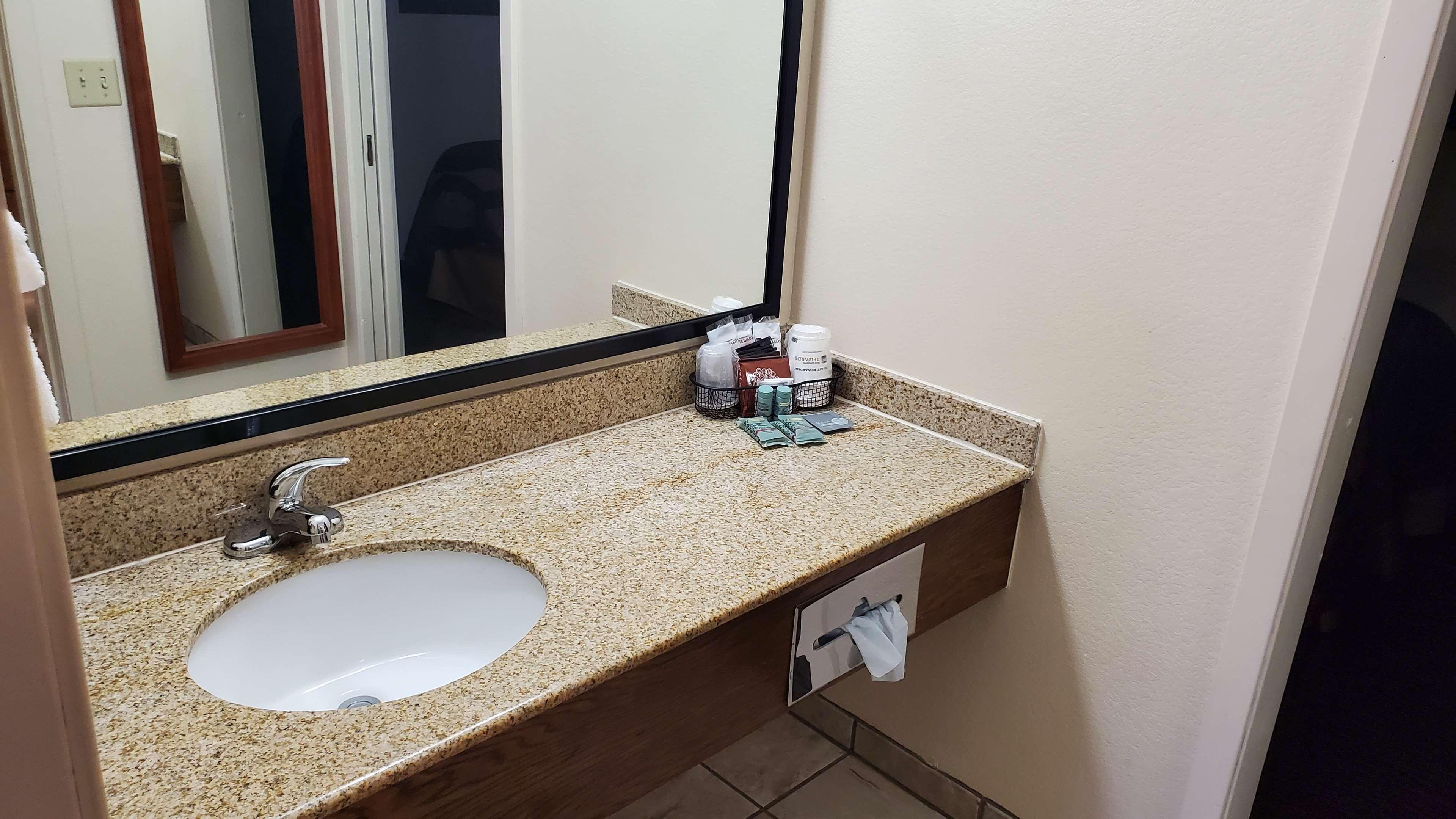 Best Western Plains Motel Wall Εξωτερικό φωτογραφία
