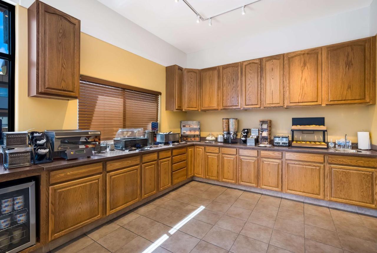 Best Western Plains Motel Wall Εξωτερικό φωτογραφία